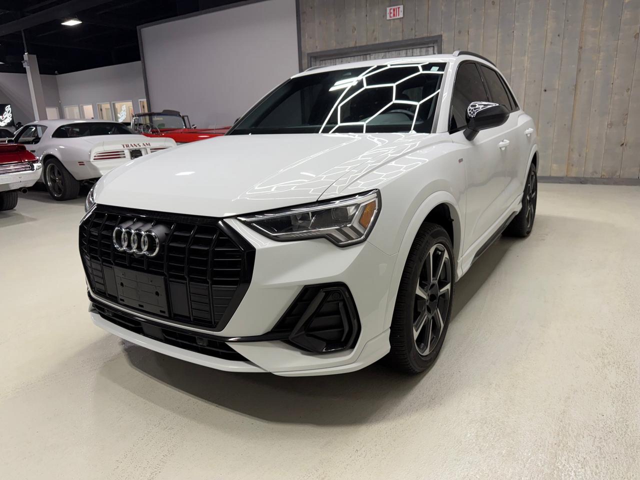 2022 Audi Q3 TECHNIK S-LINE BLACK OPTICS Photo