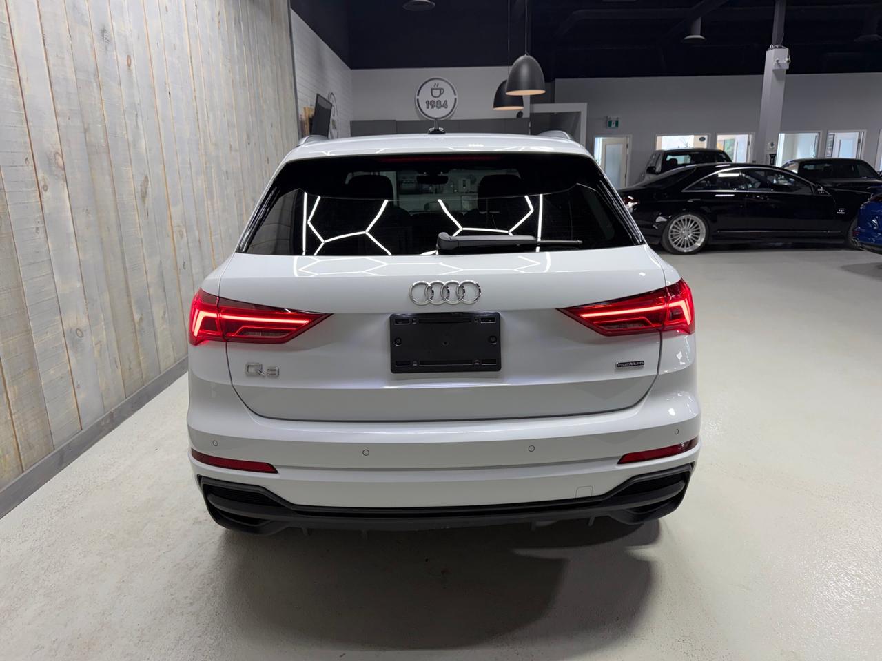 2022 Audi Q3 TECHNIK S-LINE BLACK OPTICS Photo3