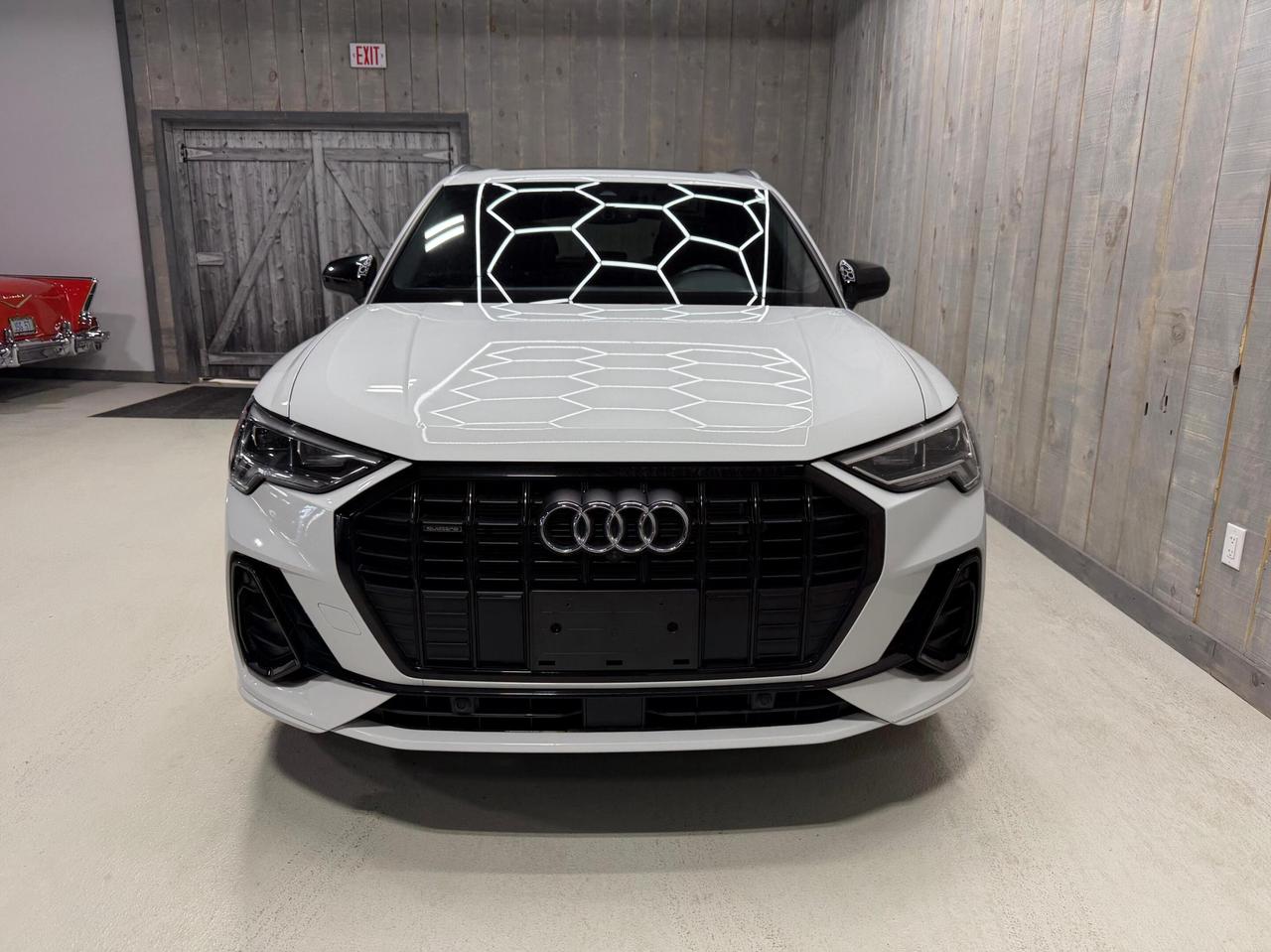 2022 Audi Q3 TECHNIK S-LINE BLACK OPTICS Photo2