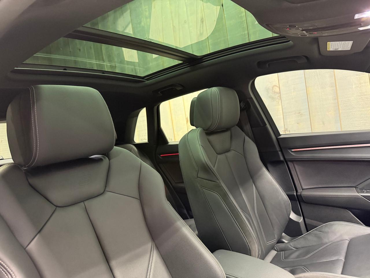 2022 Audi Q3 TECHNIK S-LINE BLACK OPTICS Photo