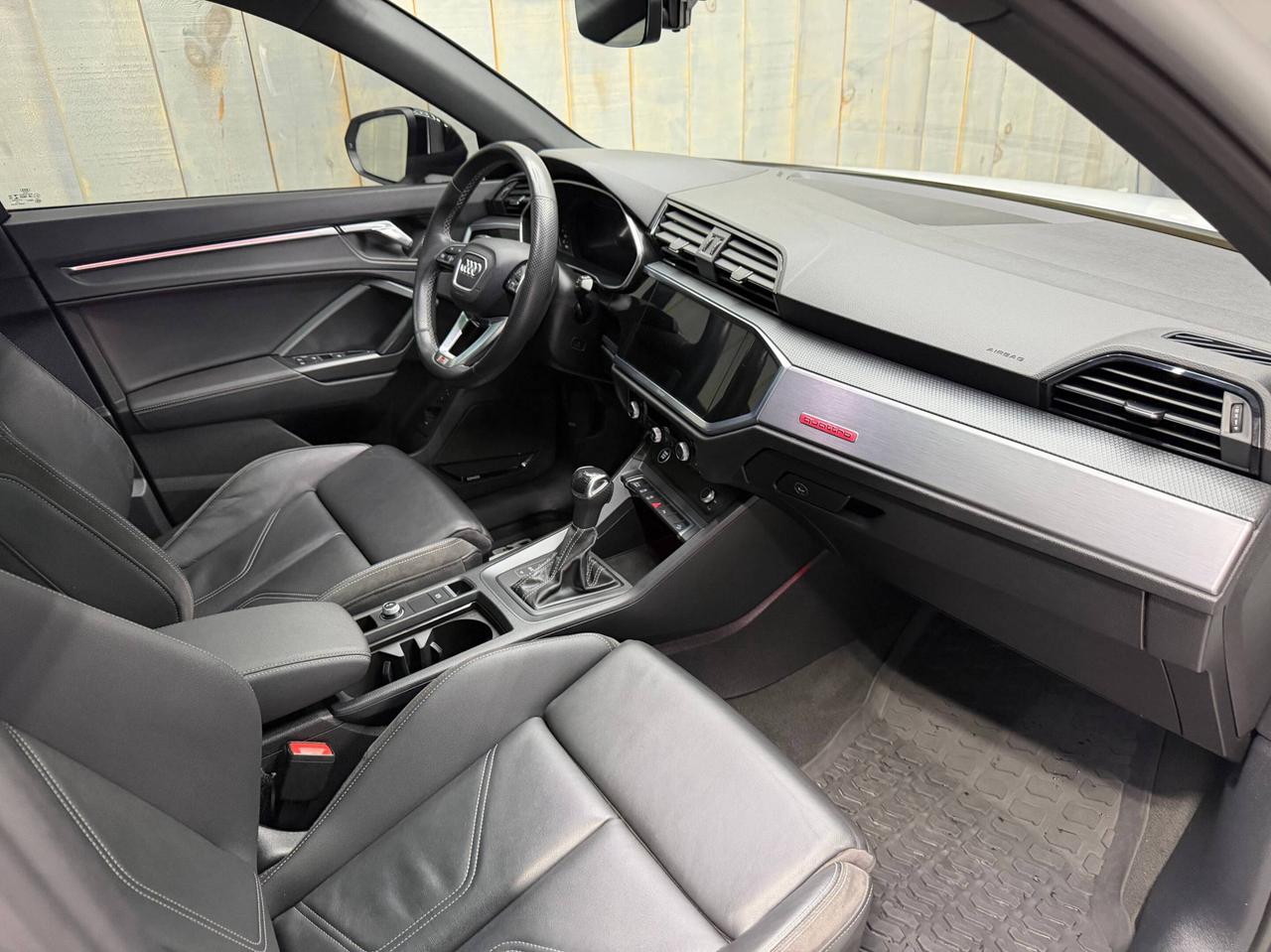 2022 Audi Q3 TECHNIK S-LINE BLACK OPTICS Photo