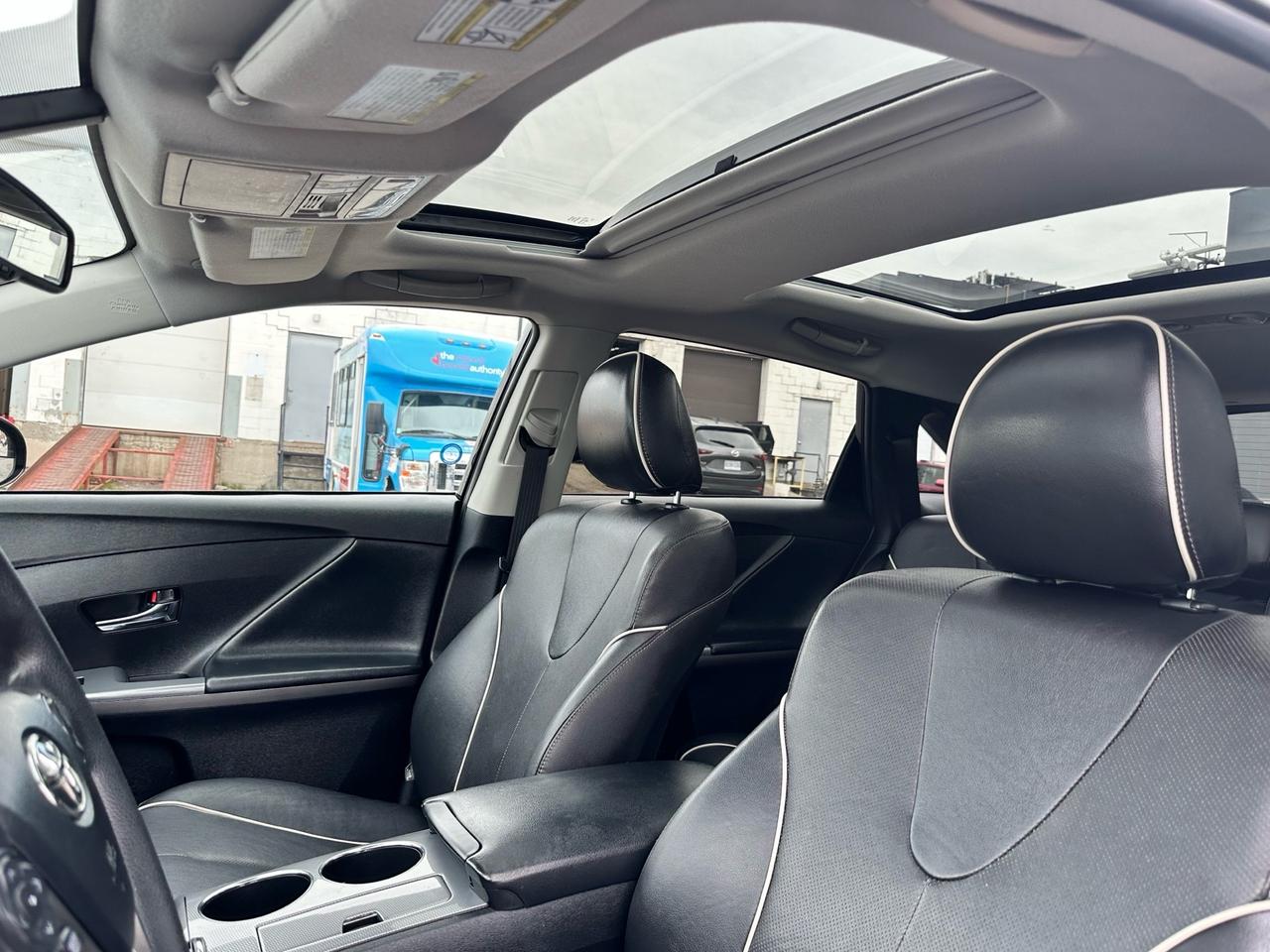 2013 Toyota Venza XLE ~ AWD ~ LEATHER ~ DUAL SUNROOF ~ CERTIFIED Photo