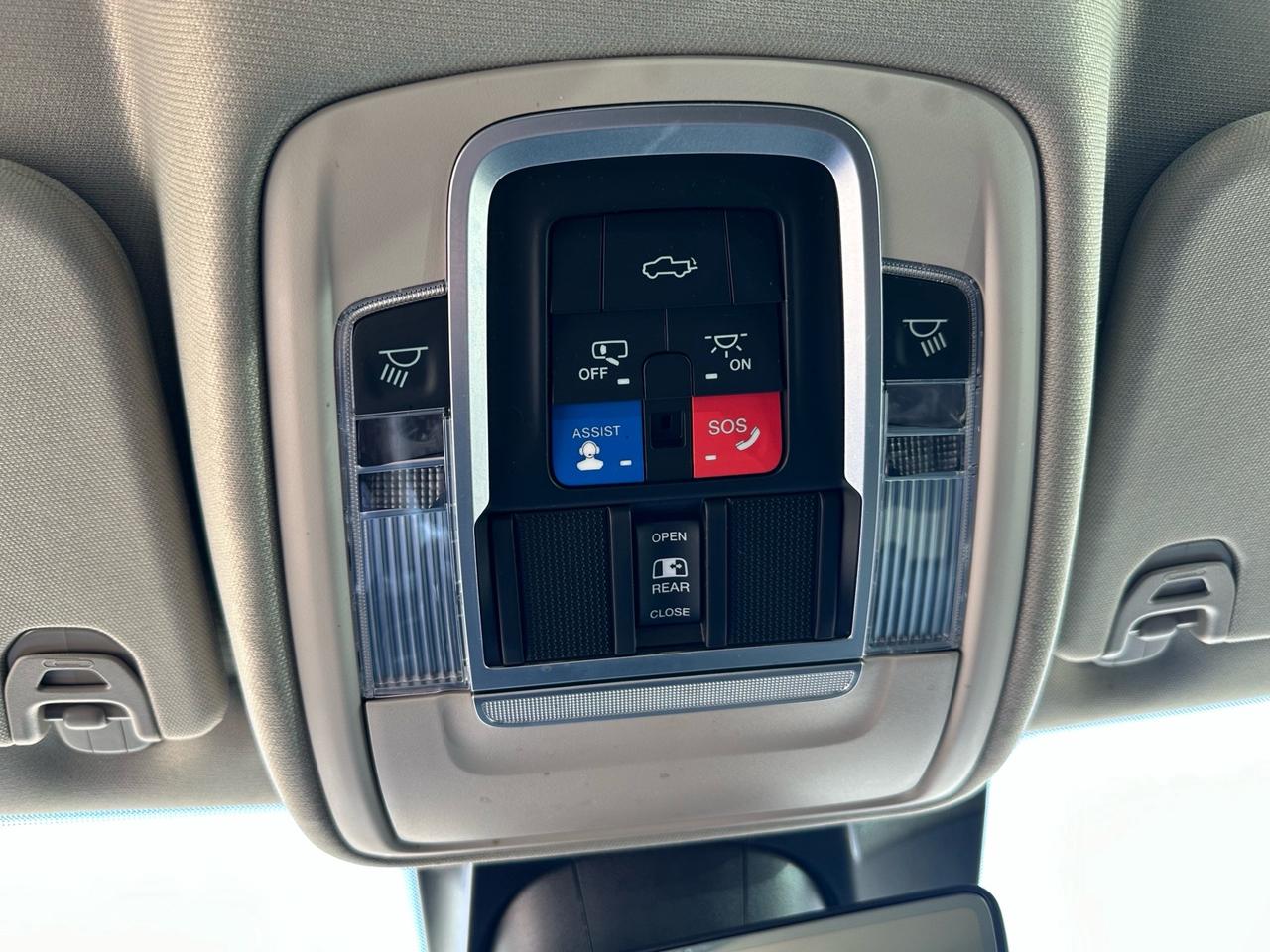 2022 RAM 1500 Laramie 4x4 Crew Cab 5'7 Box ~ CERTIFIED Photo