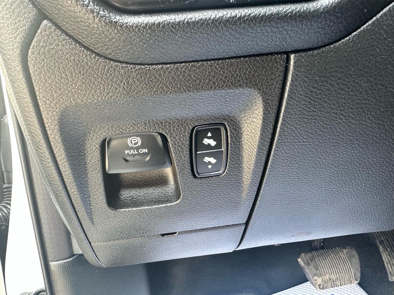 2022 RAM 1500 Laramie 4x4 Crew Cab 5'7 Box ~ CERTIFIED Photo