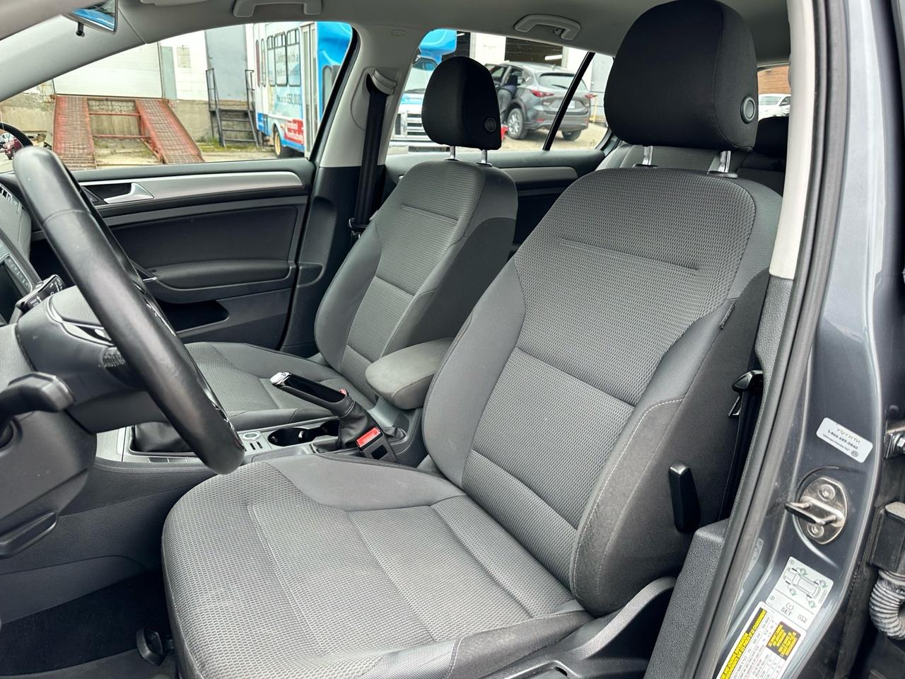 2016 Volkswagen Golf Trendline ~ 1.8 TSI ~ Manual ~ Certified Photo