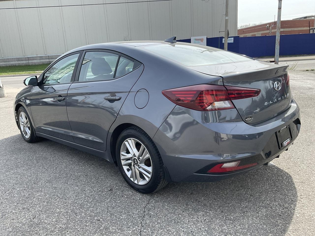 2019 Hyundai Elantra Preferred - ALLOYS! CAR PLAY! BACK-UP CAM! BSM! Photo4