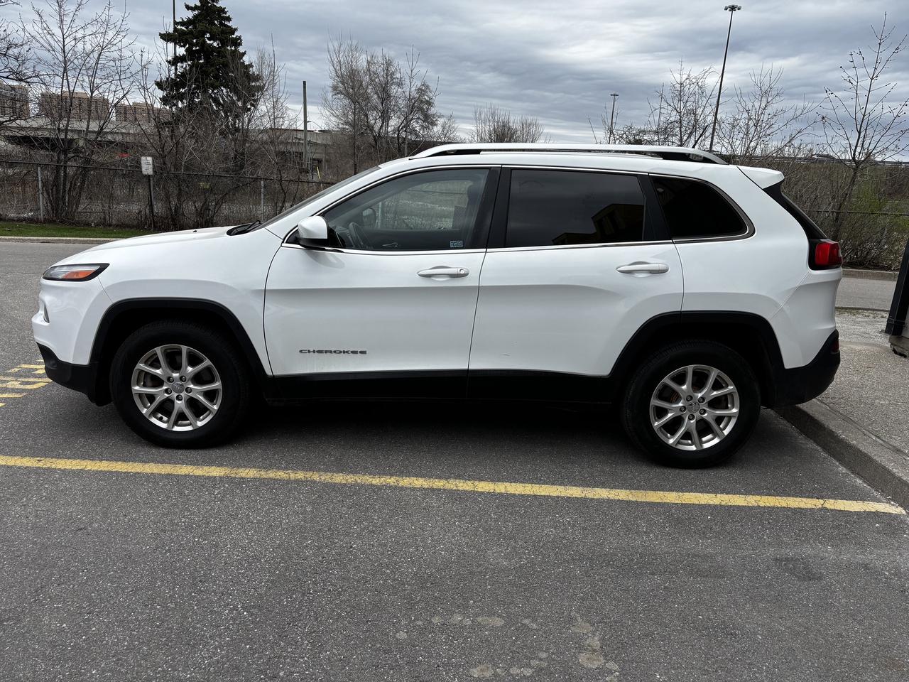 2014 Jeep Cherokee 4WD 4dr North Photo