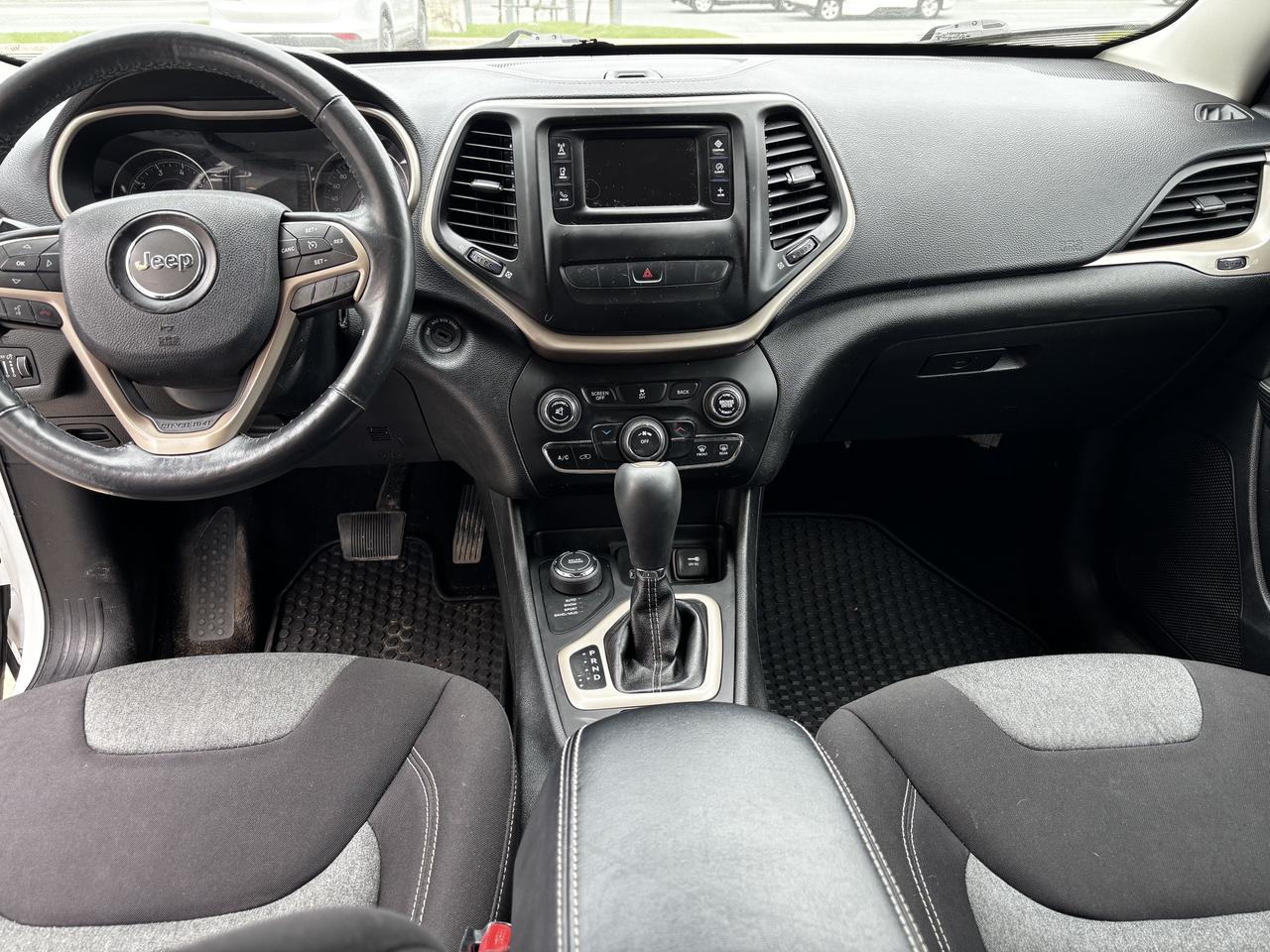 2014 Jeep Cherokee 4WD 4dr North Photo