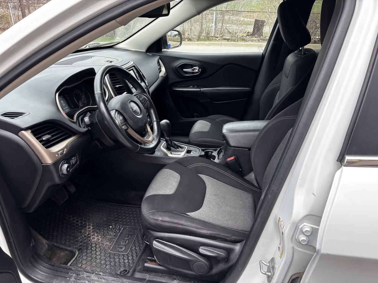 2014 Jeep Cherokee 4WD 4dr North Photo