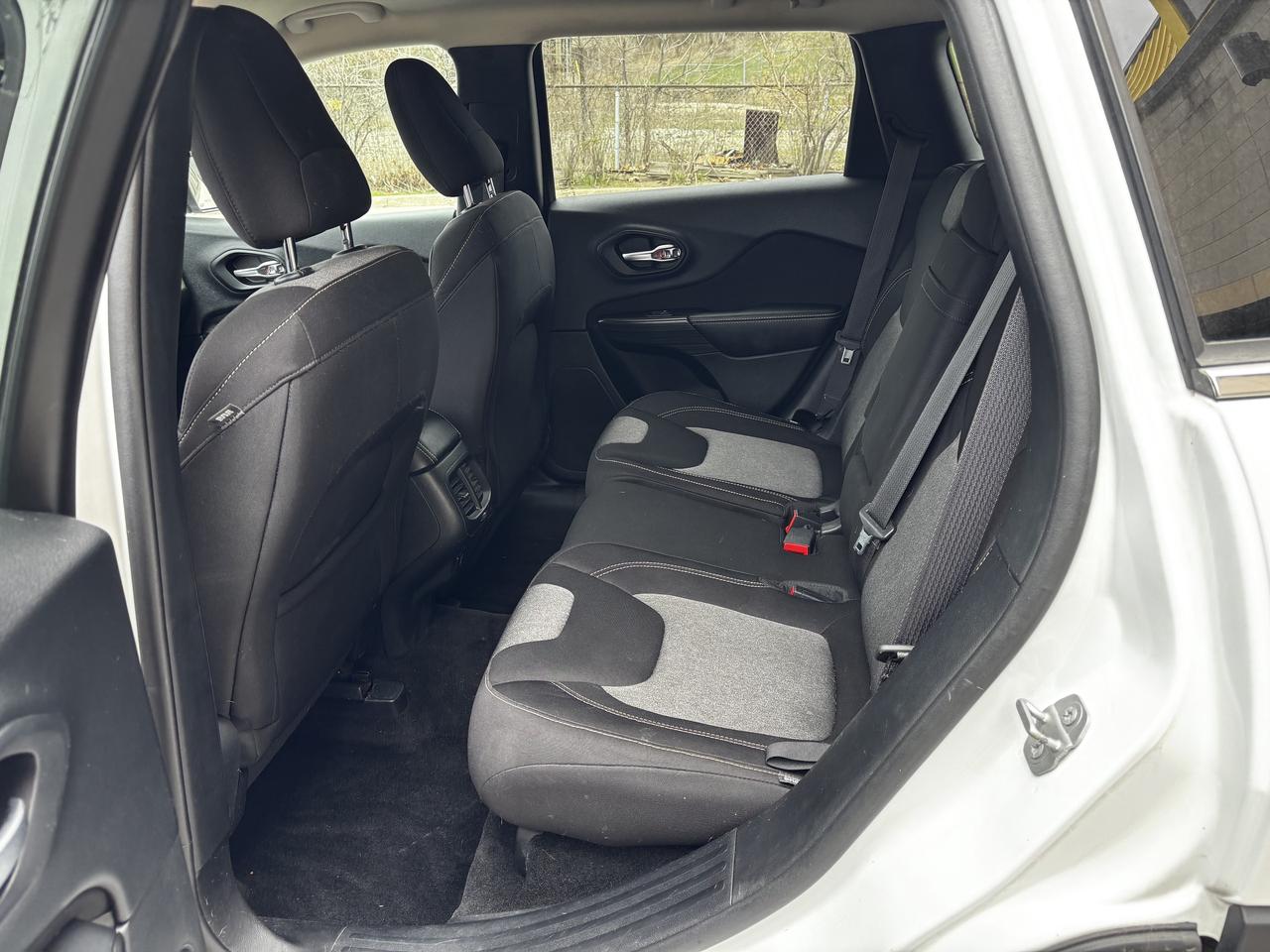 2014 Jeep Cherokee 4WD 4dr North Photo