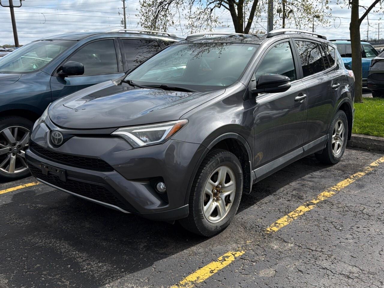 2017 Toyota RAV4 AWD 4dr SE Photo
