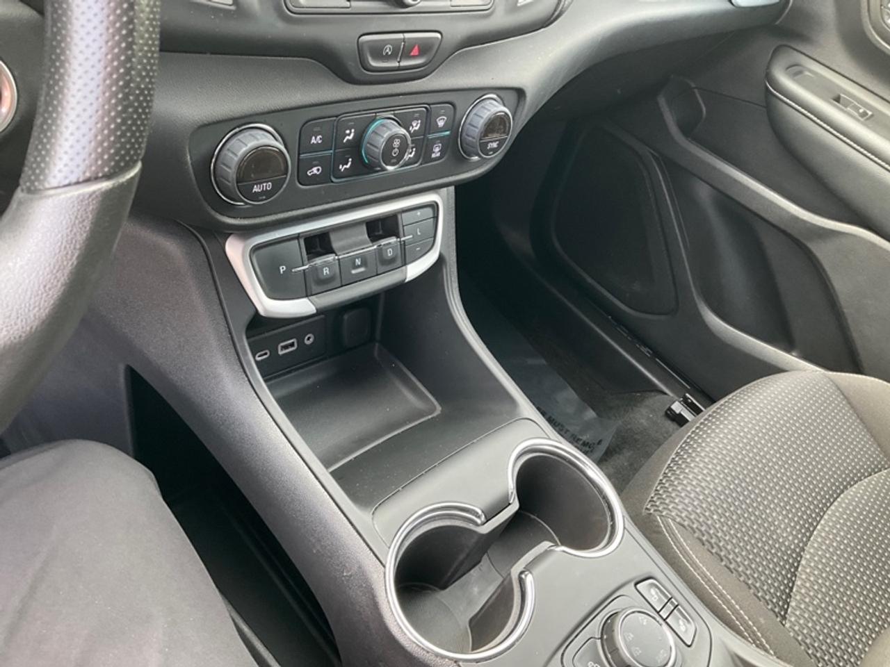2024 GMC Terrain SLE Photo4