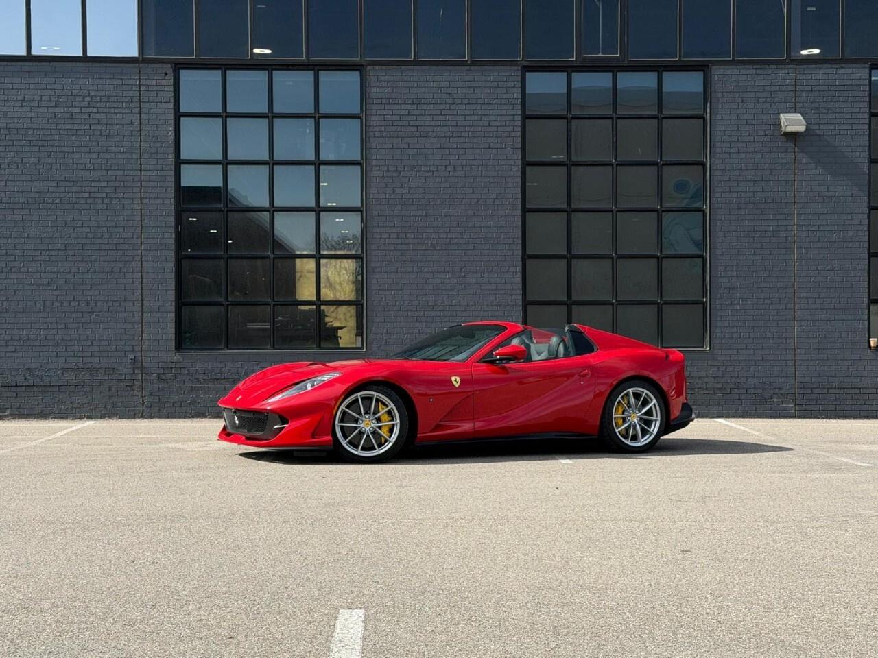 2021 Ferrari 812 GTS Convertible Photo0