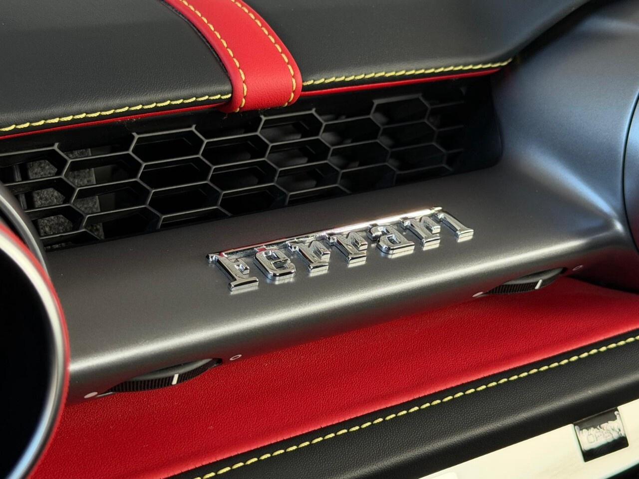 2021 Ferrari 812 GTS Convertible Photo