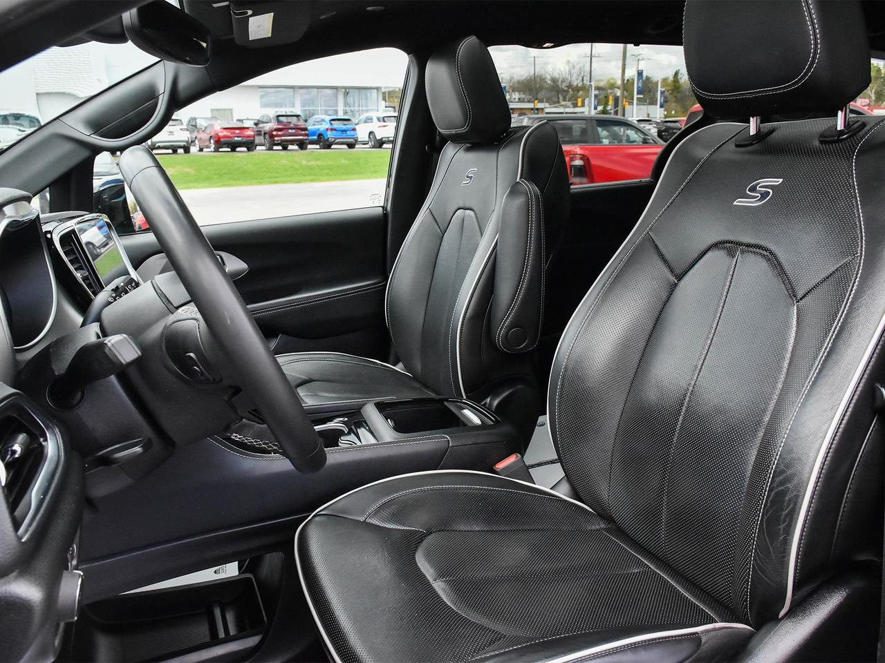 2023 Chrysler Pacifica Limited Photo