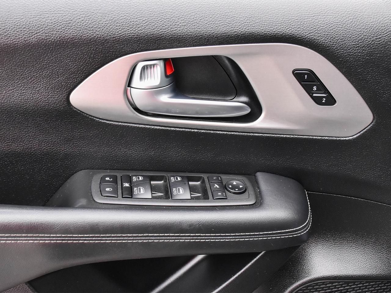 2023 Chrysler Pacifica Limited Photo