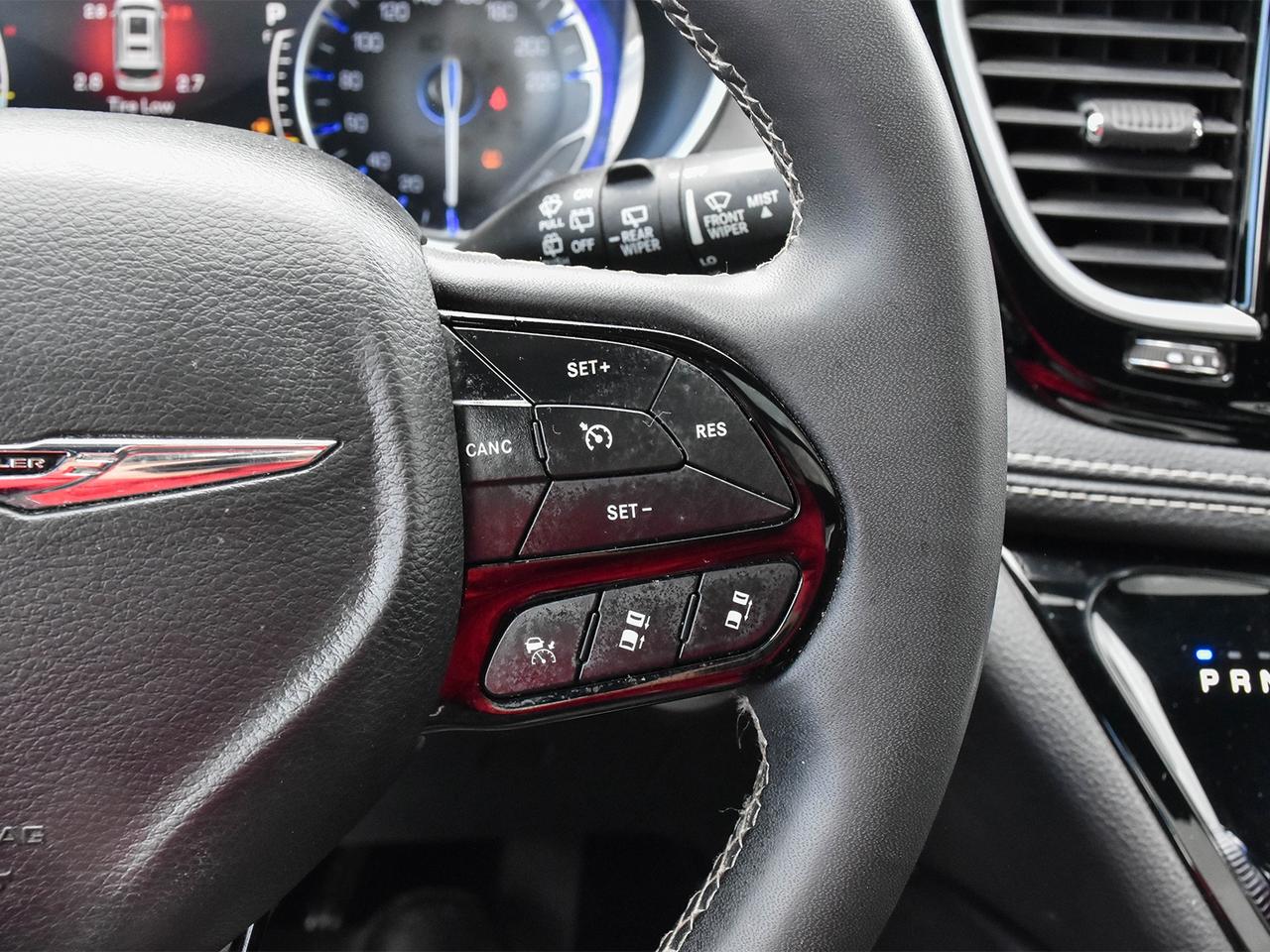 2023 Chrysler Pacifica Limited Photo
