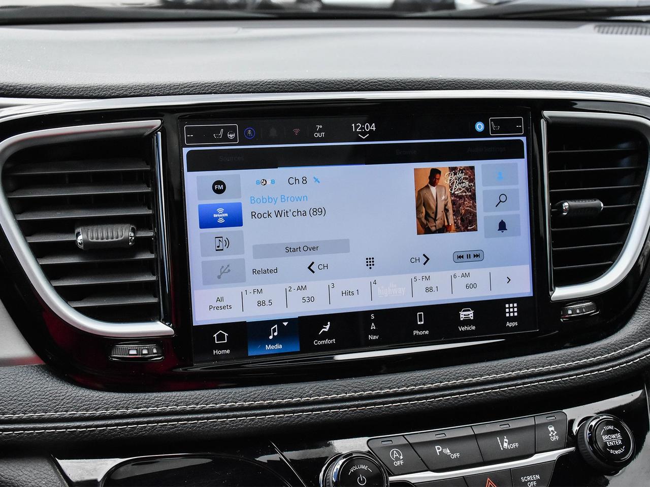 2023 Chrysler Pacifica Limited Photo