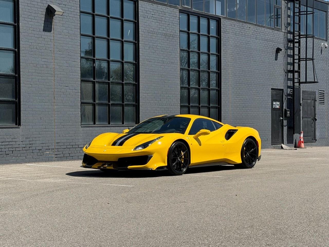 2019 Ferrari 488 Pista COUPE Photo2