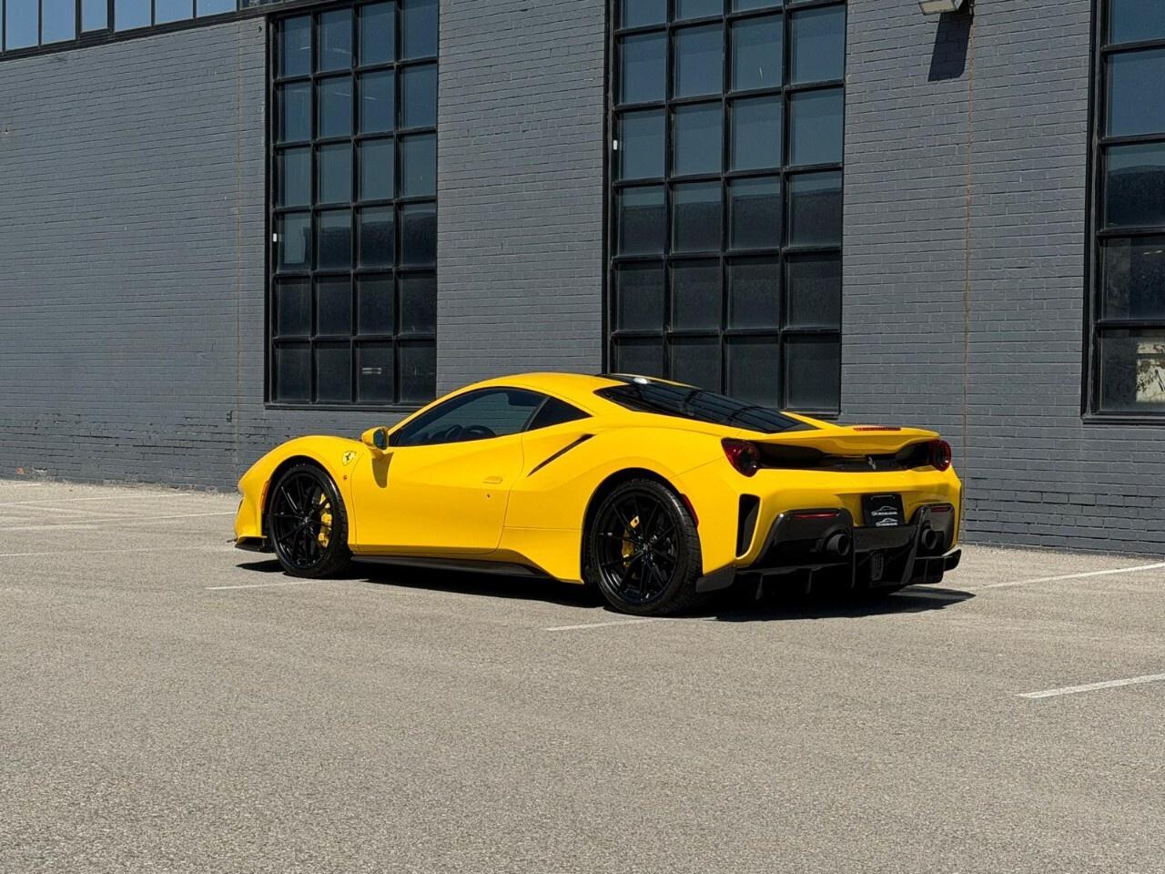 2019 Ferrari 488 Pista COUPE Photo3