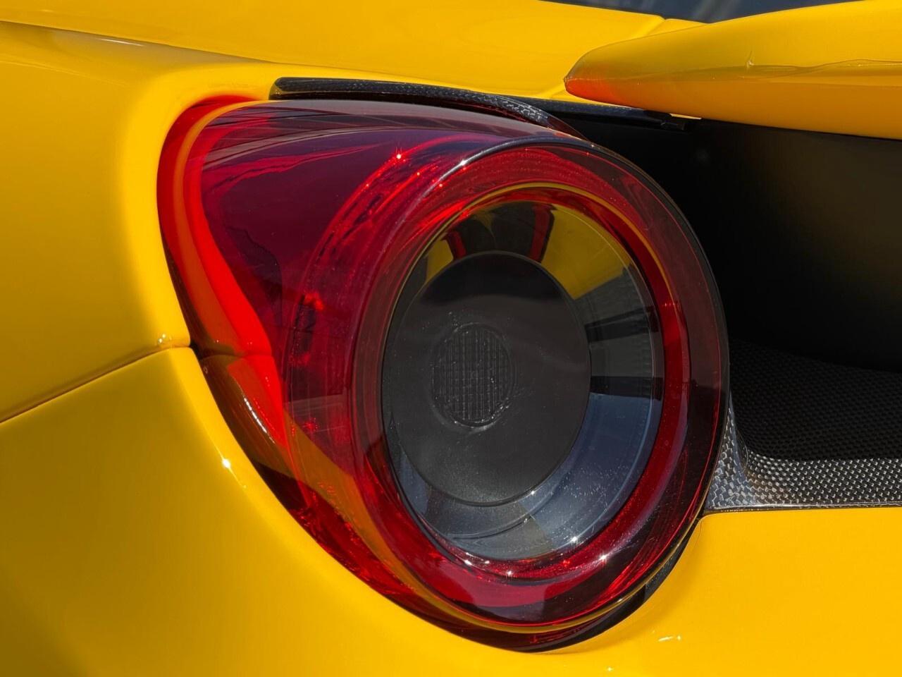 2019 Ferrari 488 Pista COUPE Photo