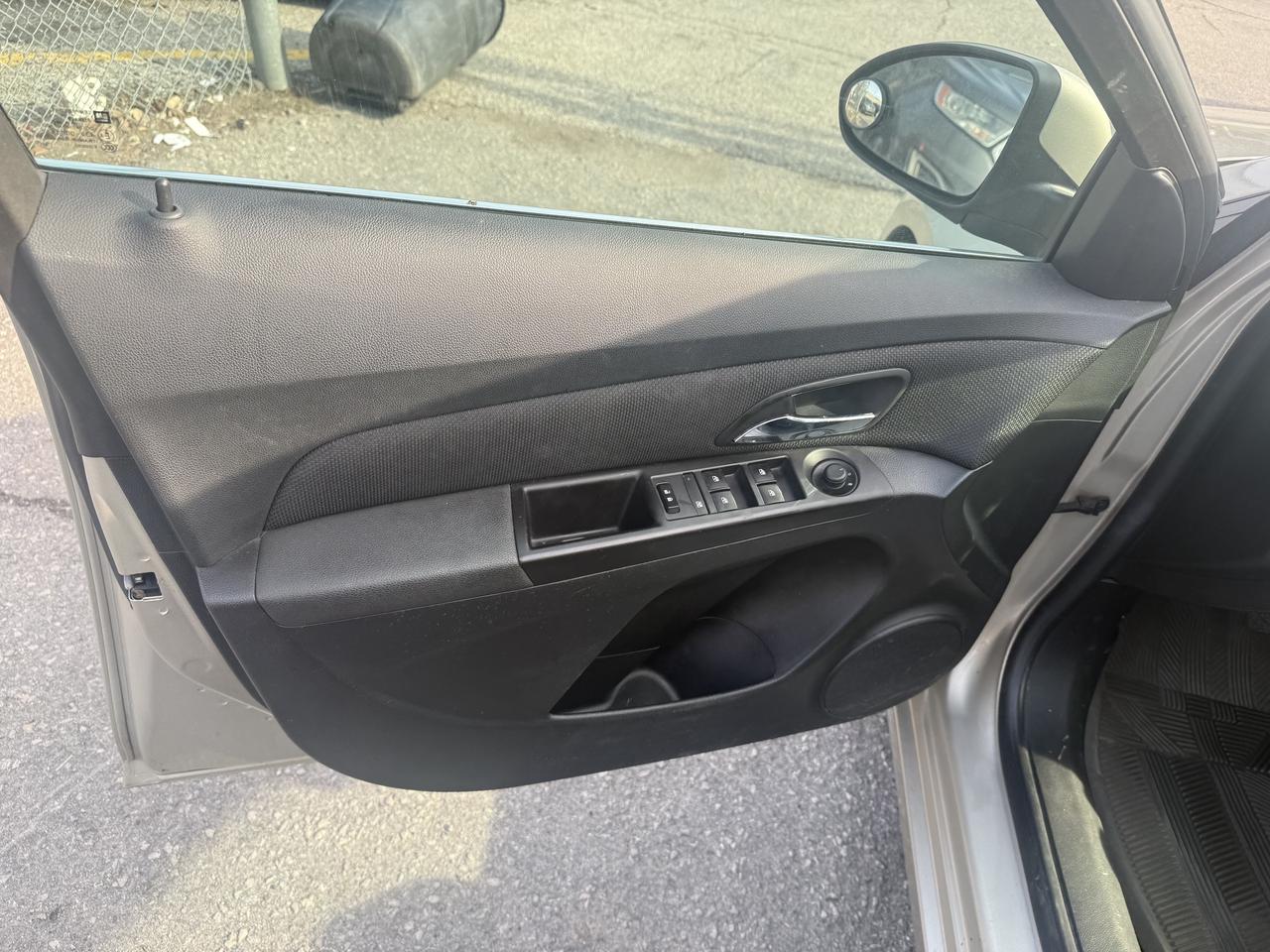 2016 Chevrolet Cruze *** 3 YEAR WARRANTY INCLUDED *** Photo