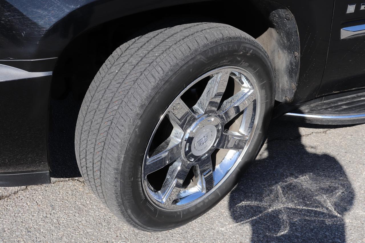 2008 Cadillac Escalade AWD 4DR Photo