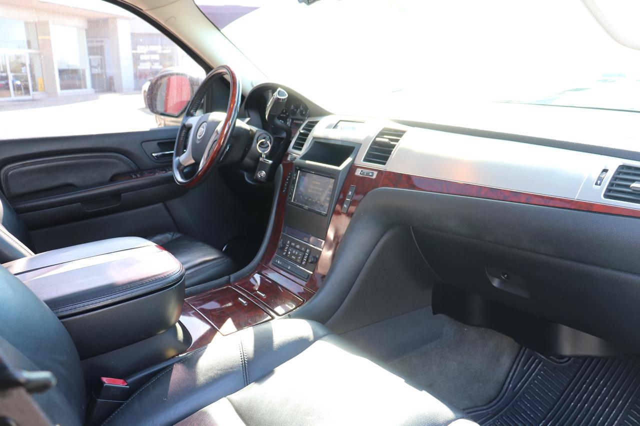 2008 Cadillac Escalade AWD 4DR Photo