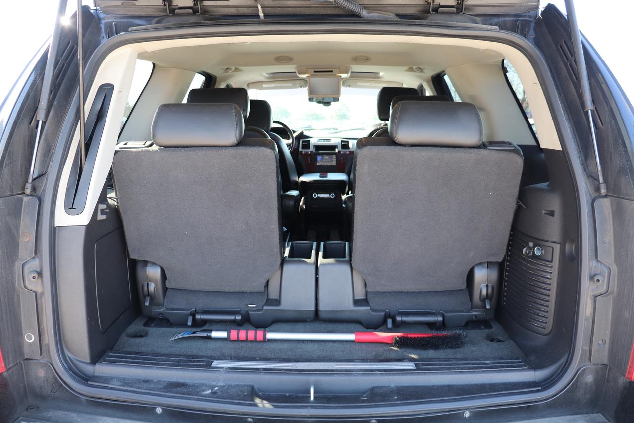2008 Cadillac Escalade AWD 4DR Photo