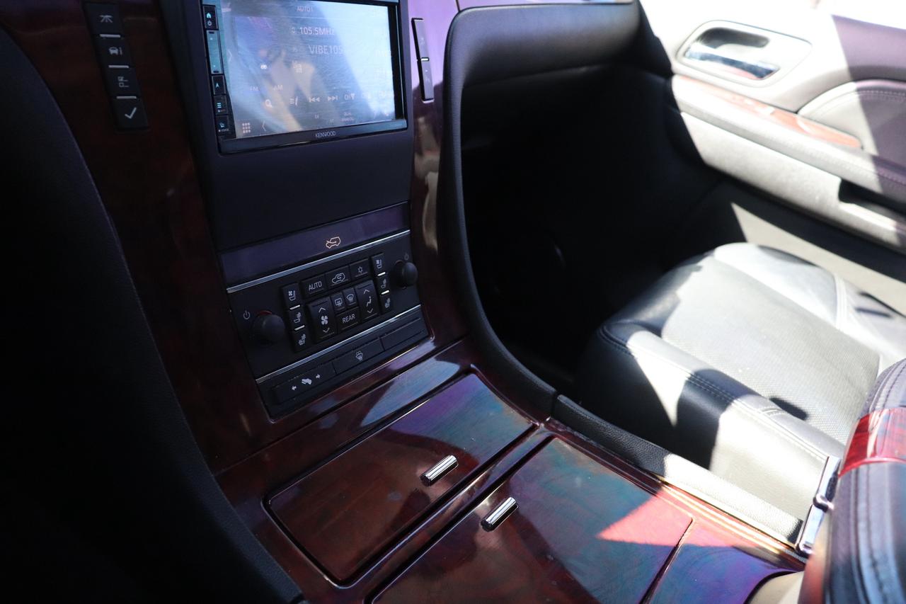 2008 Cadillac Escalade AWD 4DR Photo