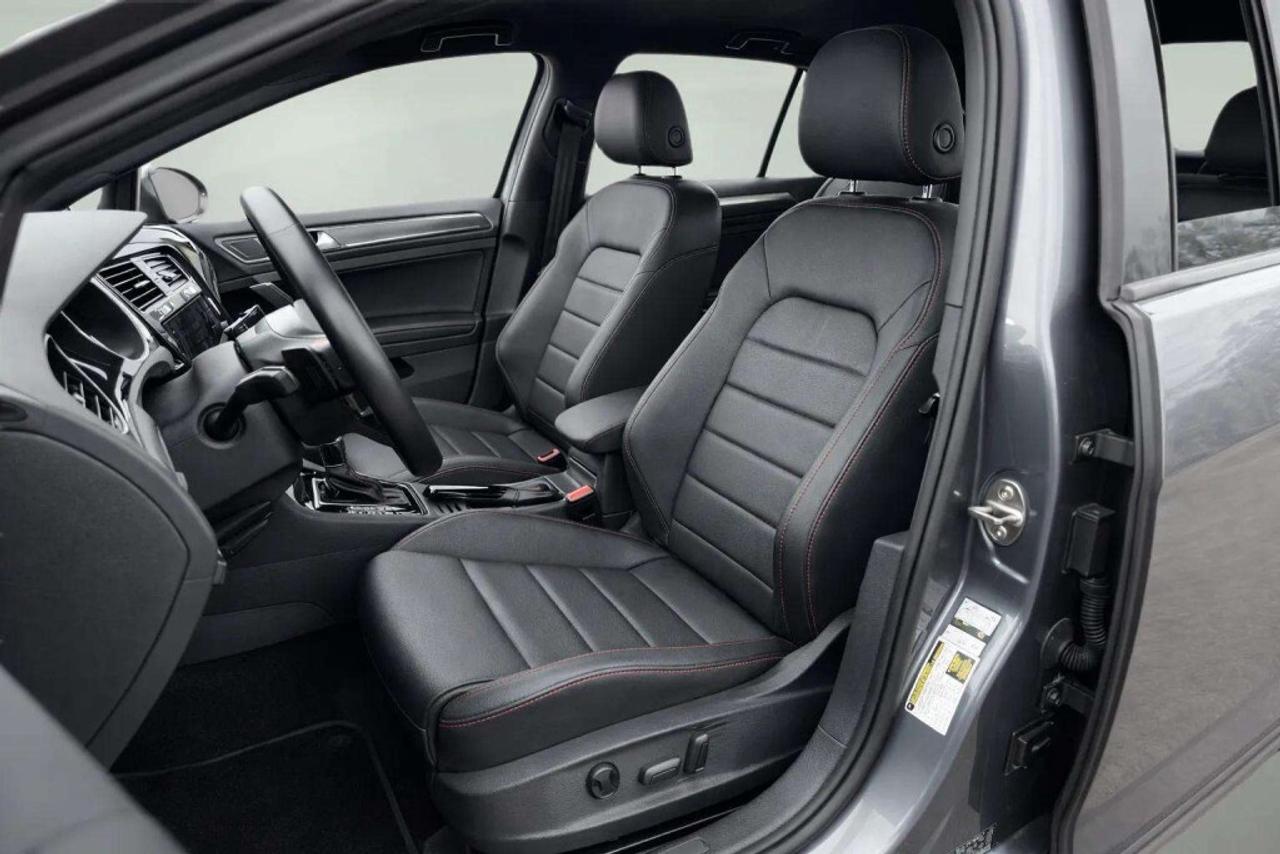 2019 Volkswagen Golf GTI Autobahn Photo