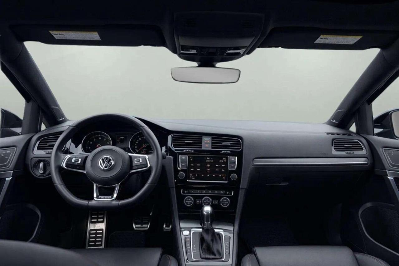 2019 Volkswagen Golf GTI Autobahn Photo
