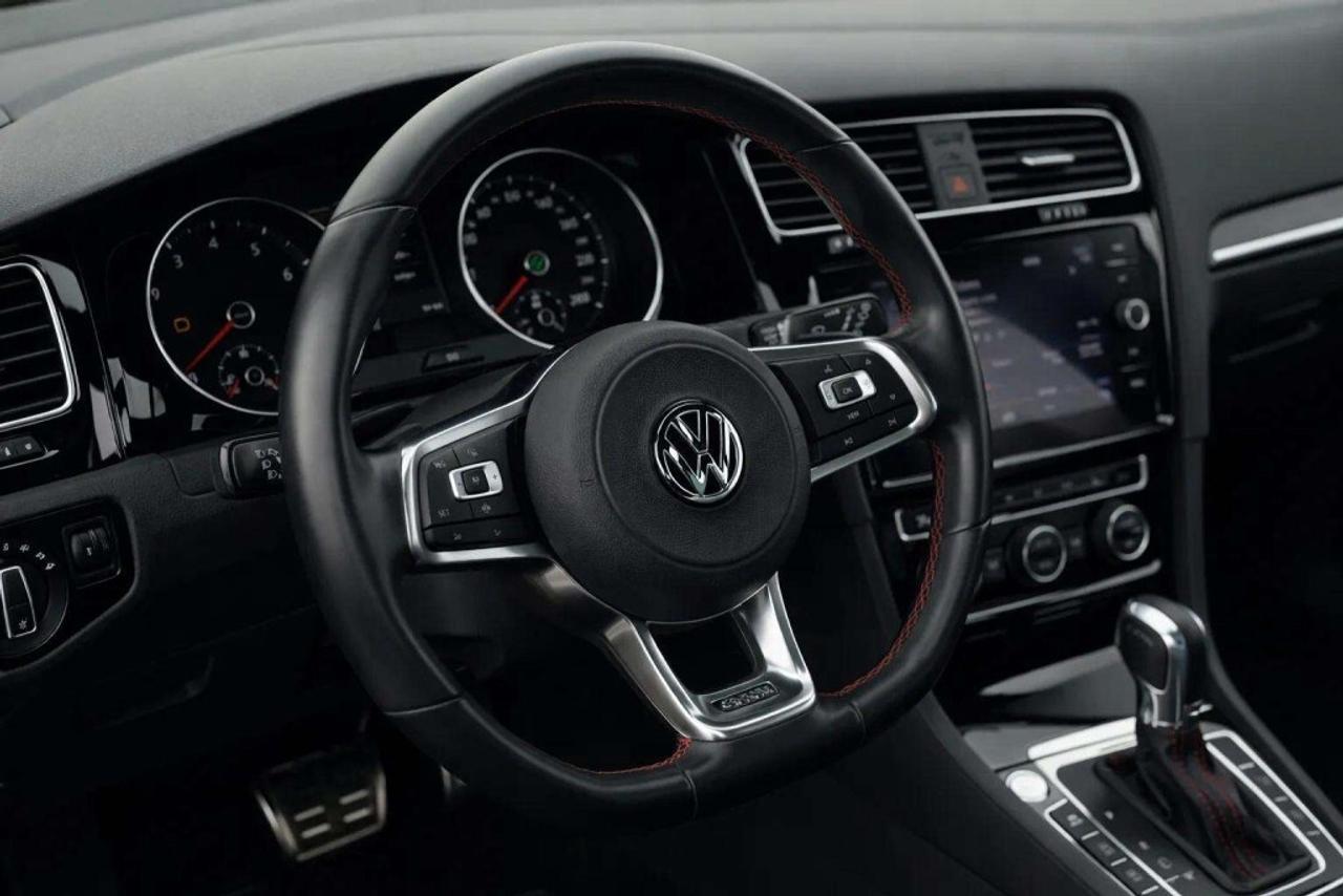 2019 Volkswagen Golf GTI Autobahn Photo