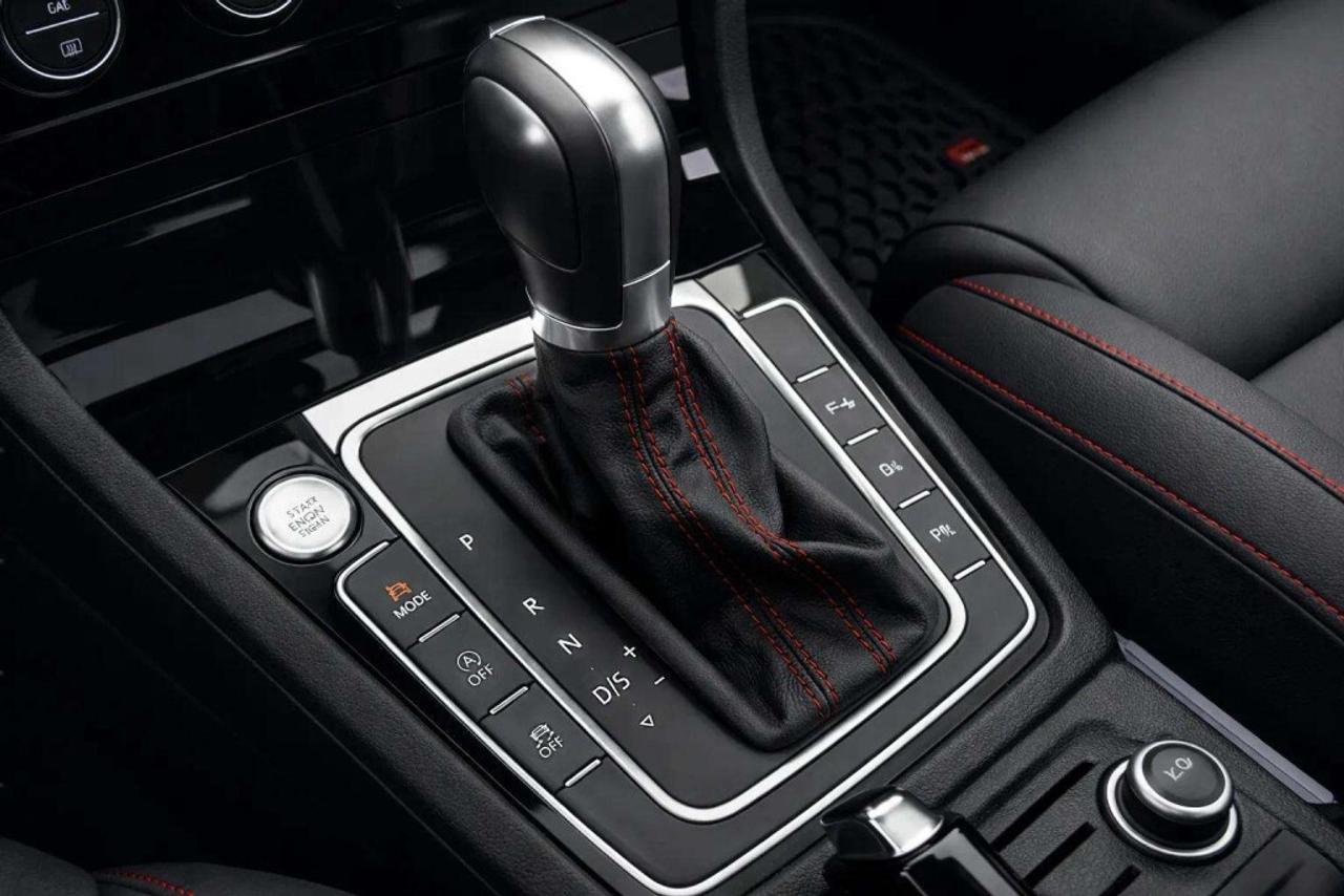 2019 Volkswagen Golf GTI Autobahn Photo