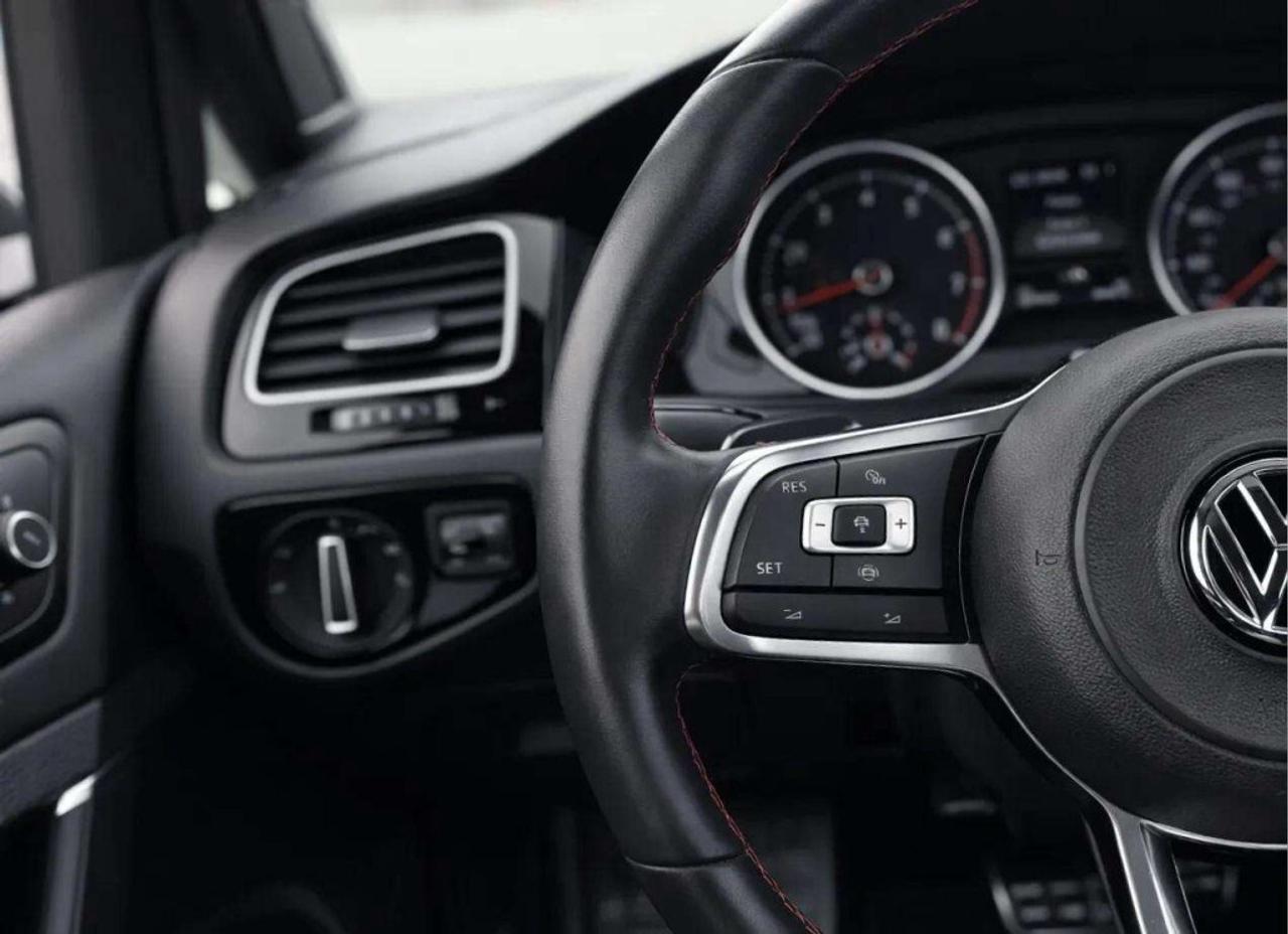 2019 Volkswagen Golf GTI Autobahn Photo