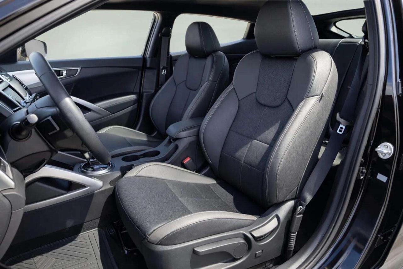 2017 Hyundai Veloster DCT Turbo Photo