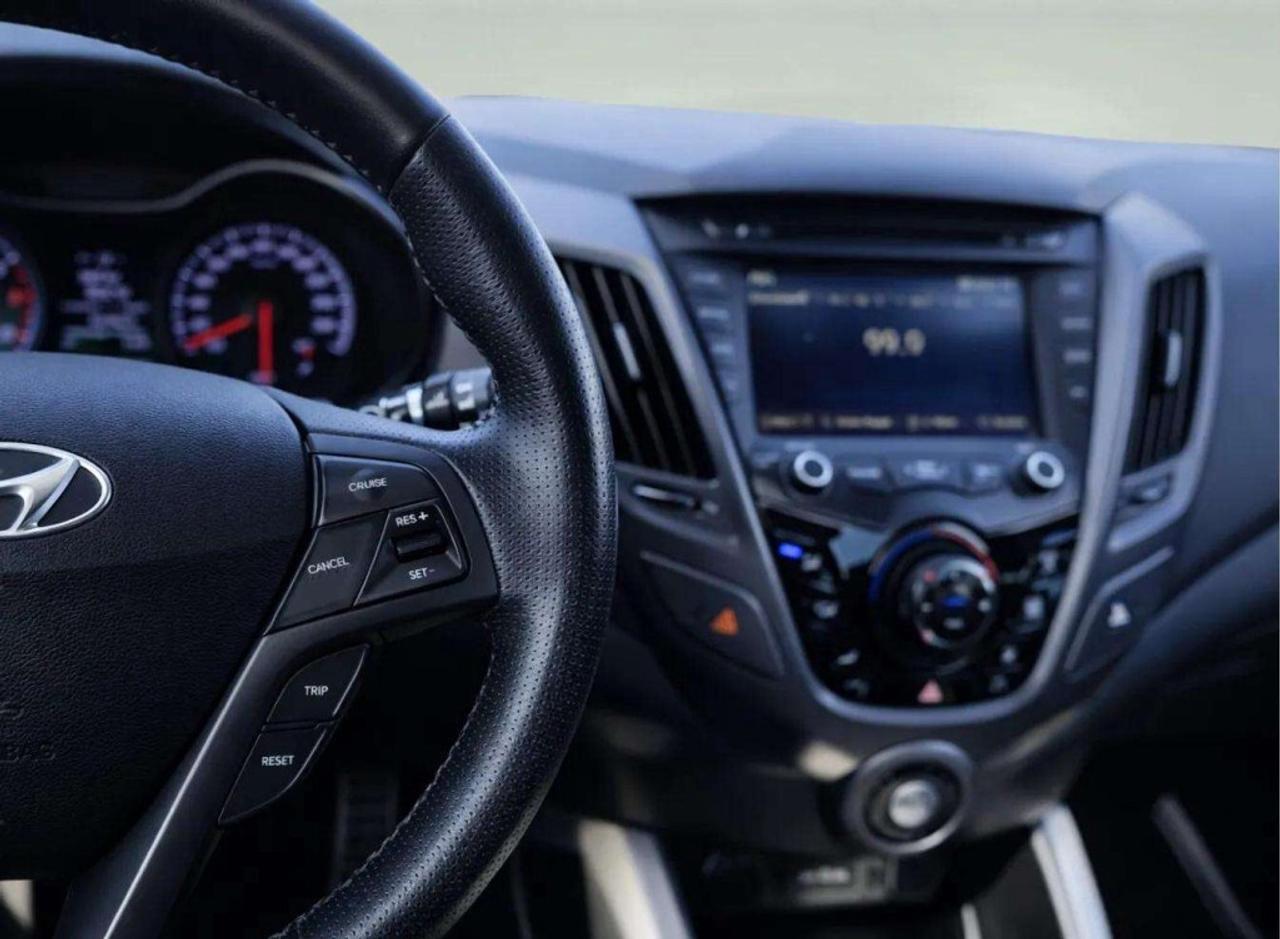 2017 Hyundai Veloster DCT Turbo Photo
