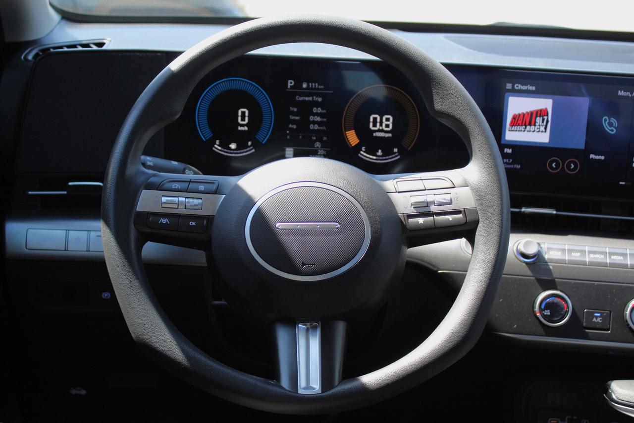 2024 Hyundai KONA Essential Photo