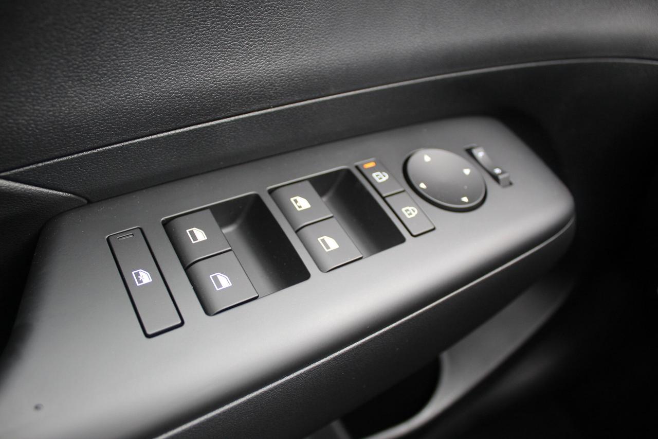 2024 Hyundai KONA Essential Photo