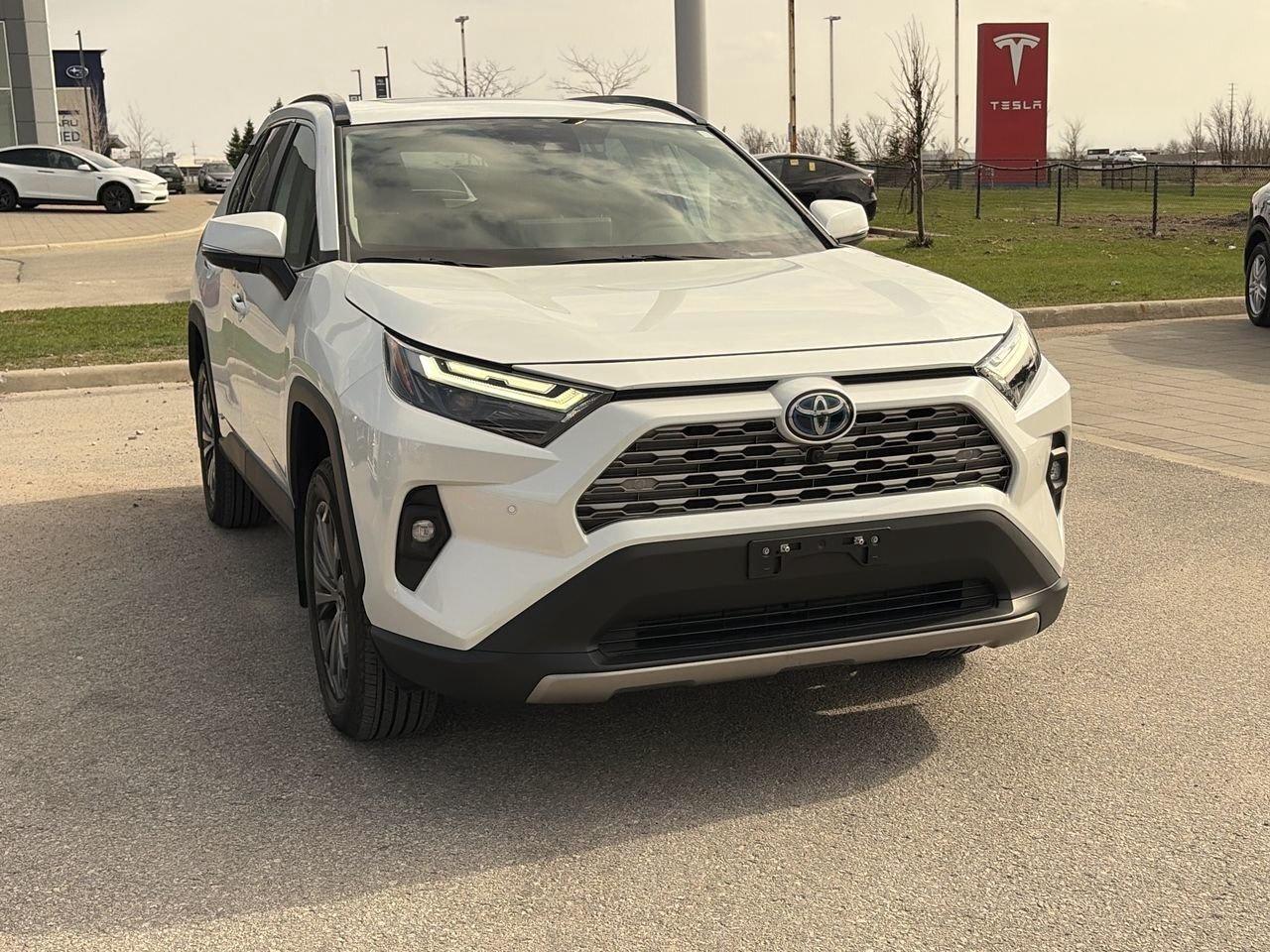 2024 Toyota RAV4 Hybrid XSE AWD   Premium Paint Photo2