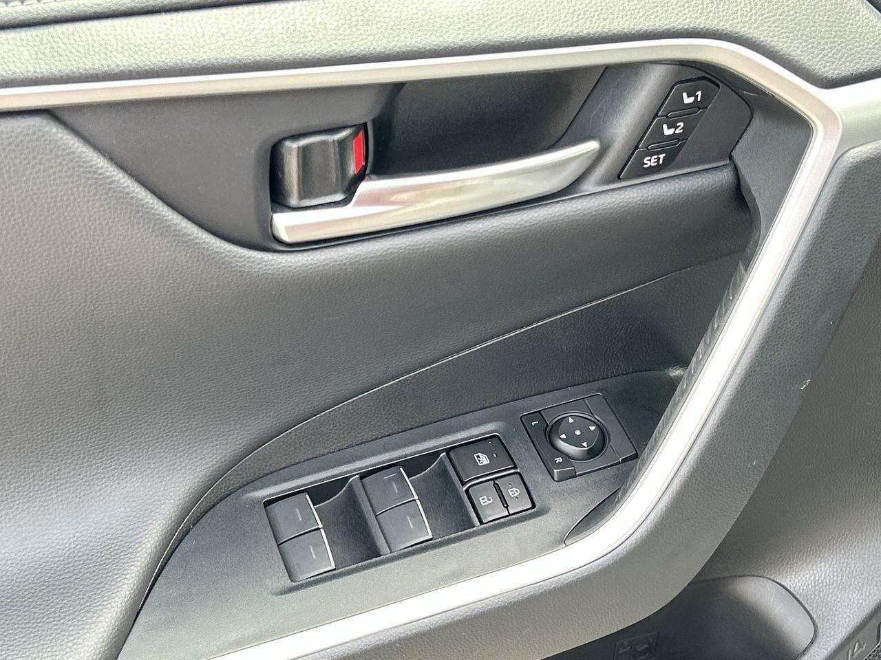 2024 Toyota RAV4 Hybrid Limited   Accident-Free Photo