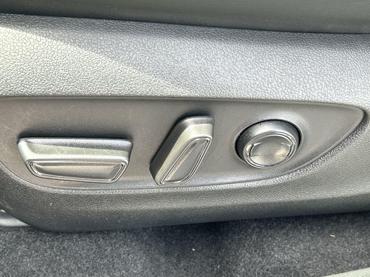 2024 Toyota RAV4 Hybrid Limited   Accident-Free Photo
