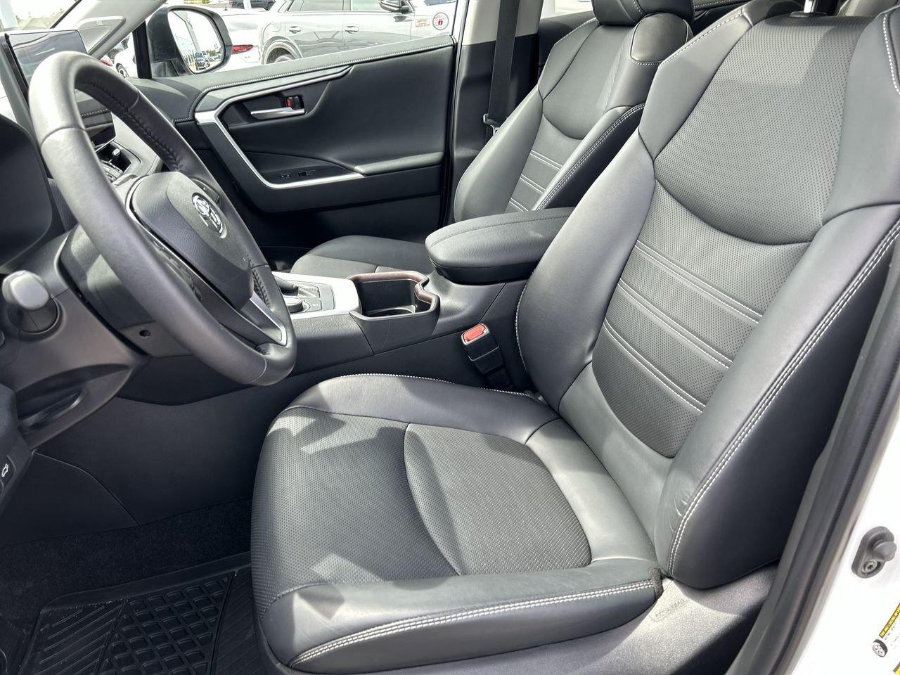 2024 Toyota RAV4 Hybrid Limited   Accident-Free Photo