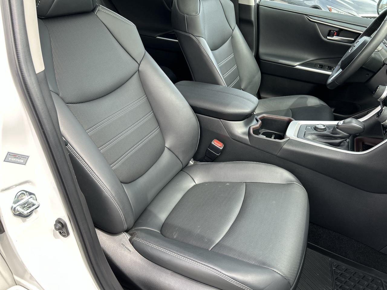 2024 Toyota RAV4 Hybrid Limited   Accident-Free Photo