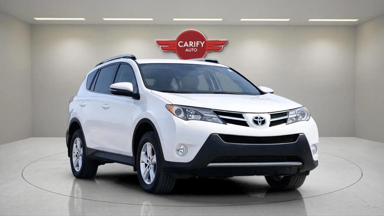 2015 Toyota RAV4 XLE Photo2