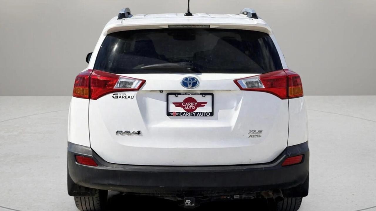 2015 Toyota RAV4 XLE Photo