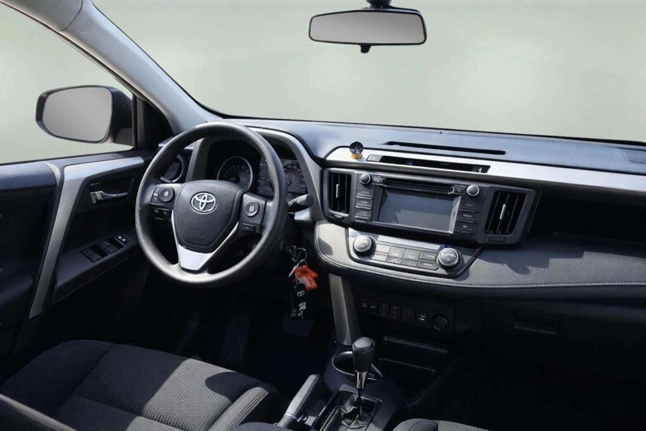 2015 Toyota RAV4 XLE Photo