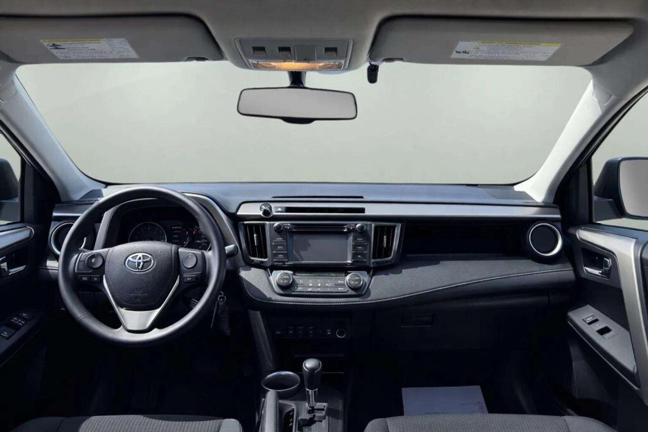 2015 Toyota RAV4 XLE Photo