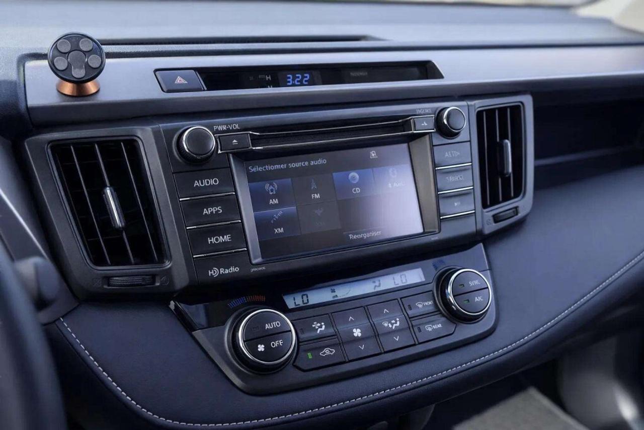 2015 Toyota RAV4 XLE Photo