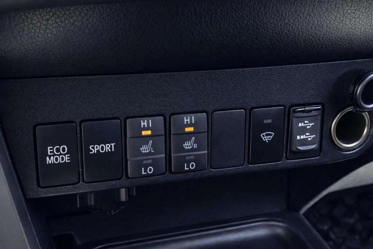 2015 Toyota RAV4 XLE Photo